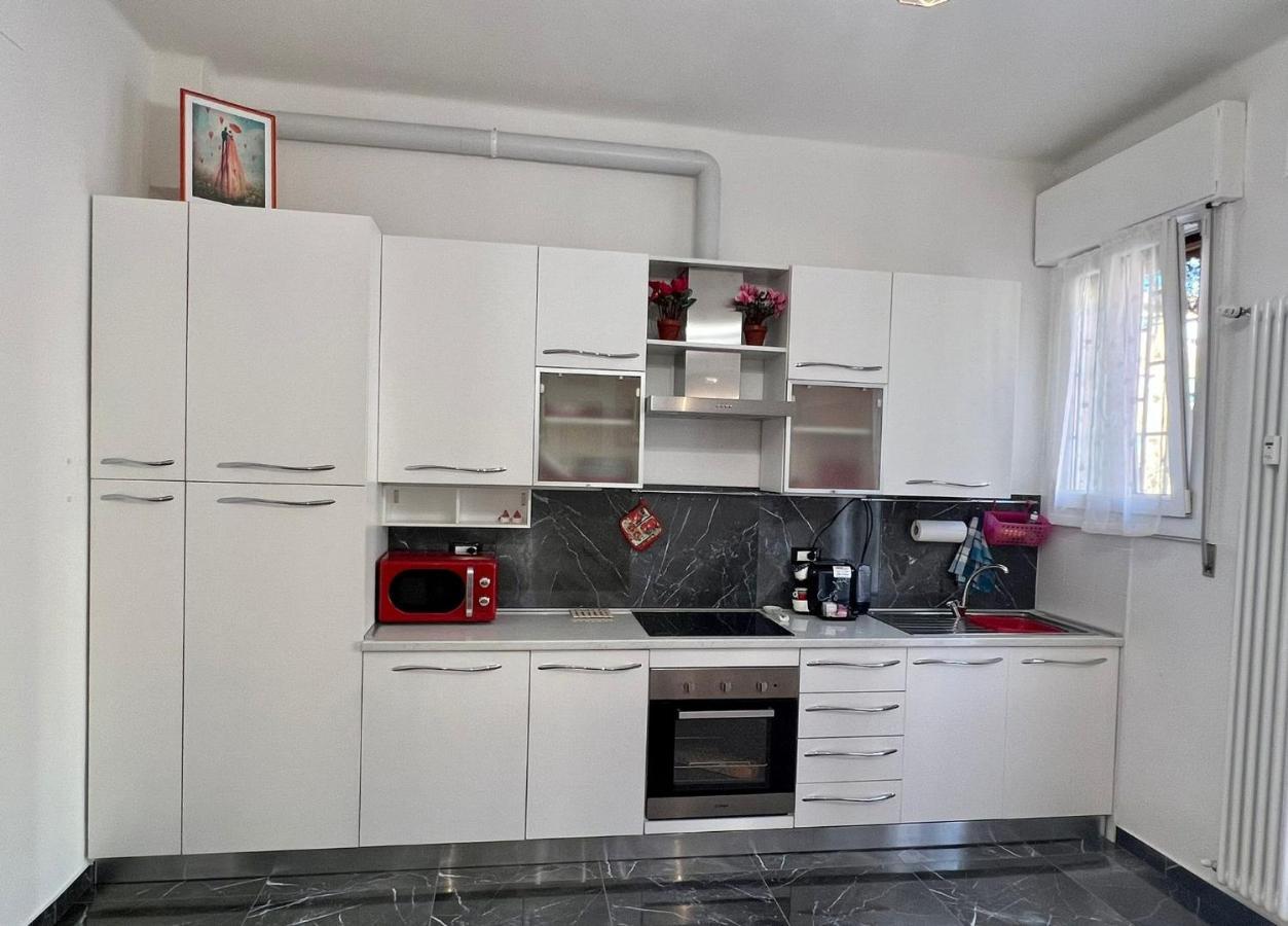 Dimora Sterlizia Zona Fiera S Donato Appartement Bologna Buitenkant foto
